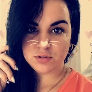 Meet your Posher, Ana ibis